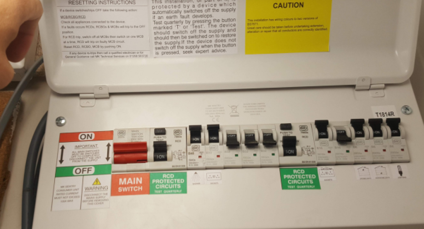 Signs you need a new fuse box